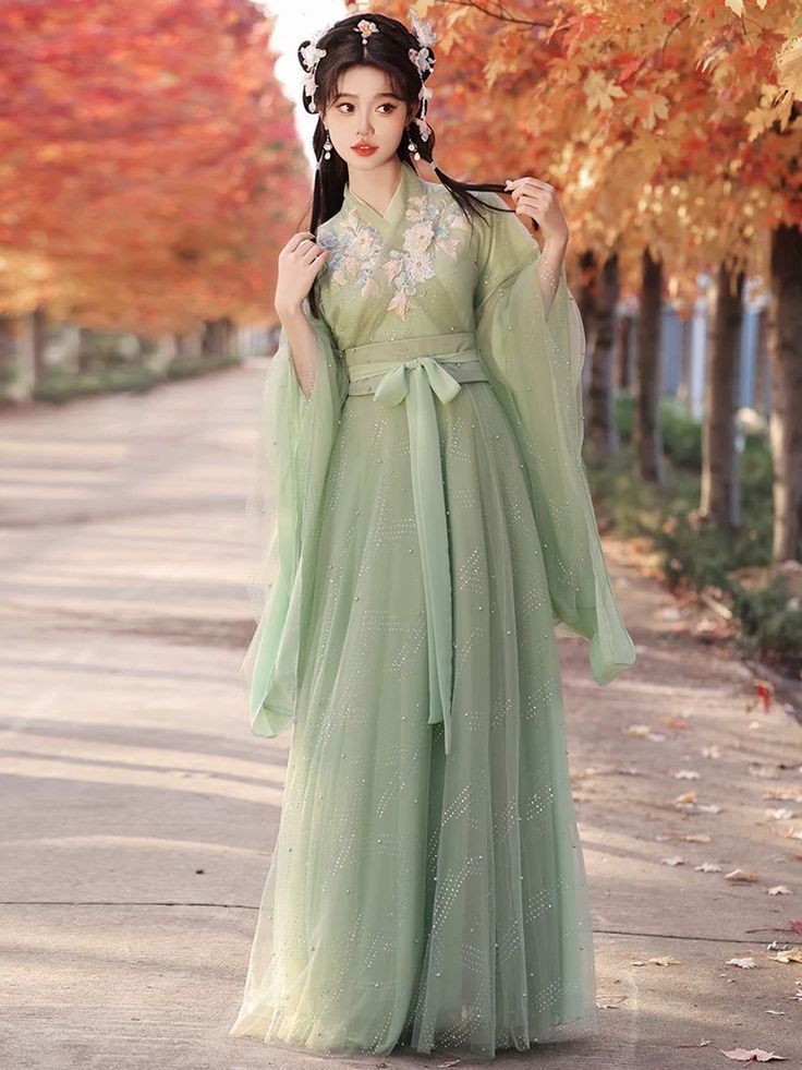 Green National Style:The Charm of Maomin Skirt in Modern Context Green National Style:The Charm of Maomin Skirt in Modern Context