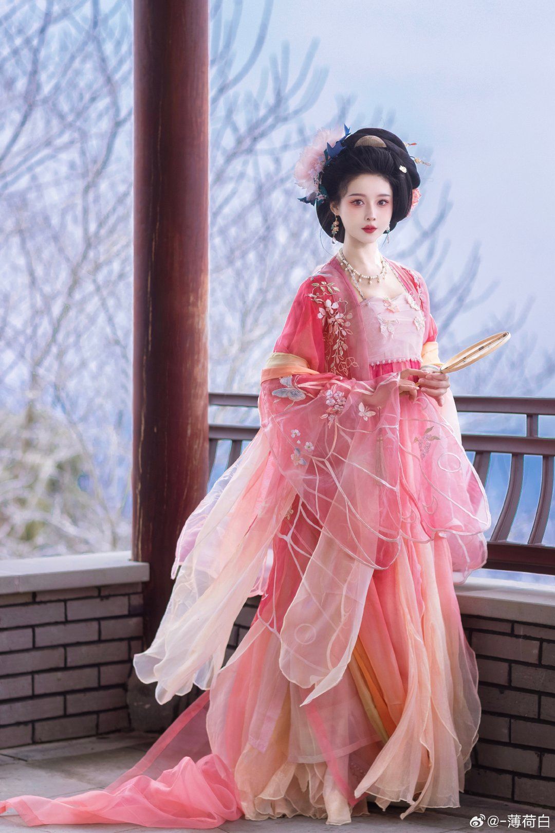 The Performance of Guzheng with Horseface Skirt:A Blend of Tradition and Elegance
