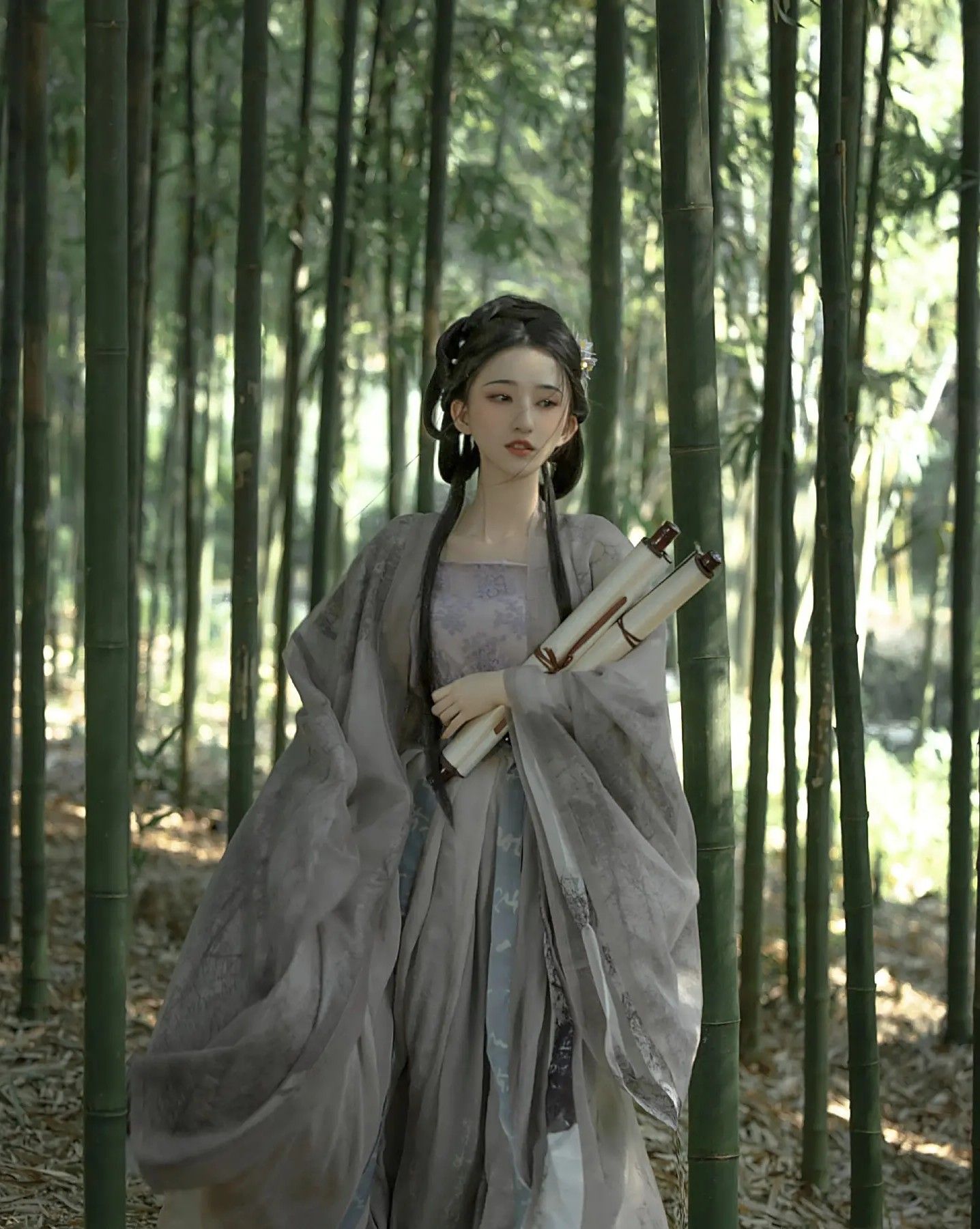 The Splendor of Hanfu Hair Combs and Tassel Decorations The Splendor of Hanfu Hair Combs and Tassel Decorations