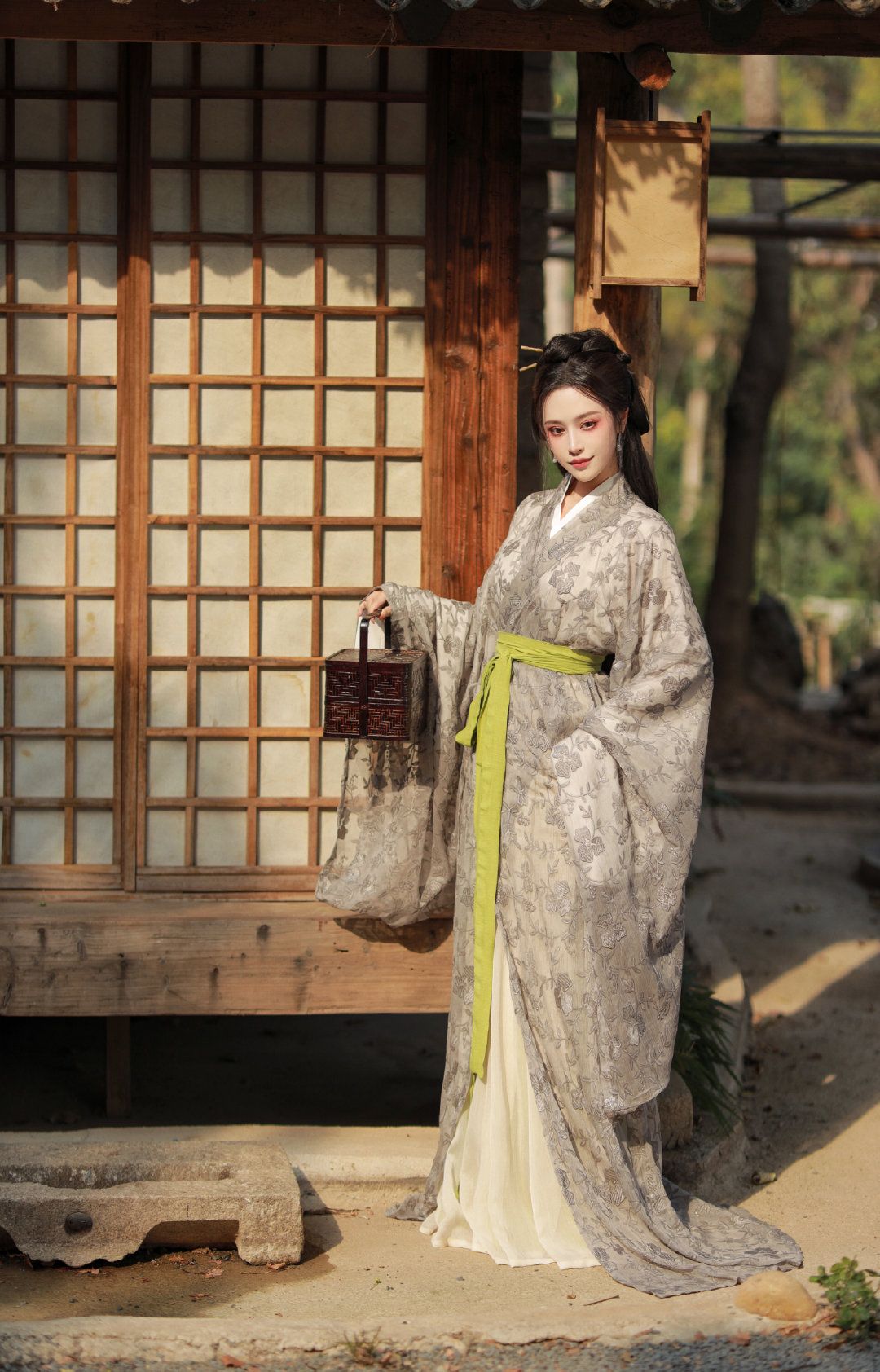 Short-sleeved Hanfu Costumes for Little Girls:A Traditional Elegance Short-sleeved Hanfu Costumes for Little Girls:A Traditional Elegance