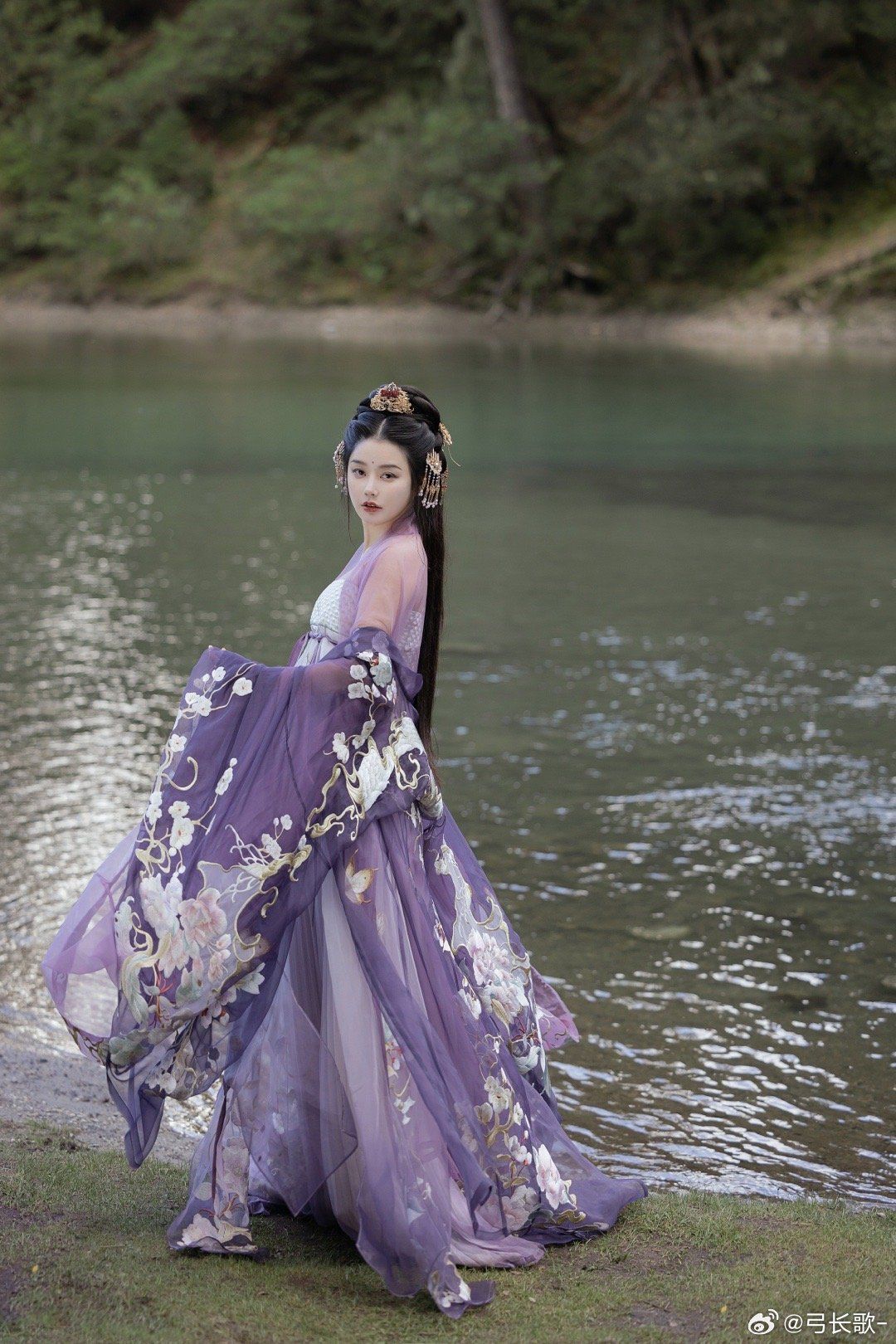 Affordable敦煌汉服:敦煌传统服饰的普及与白菜价时代