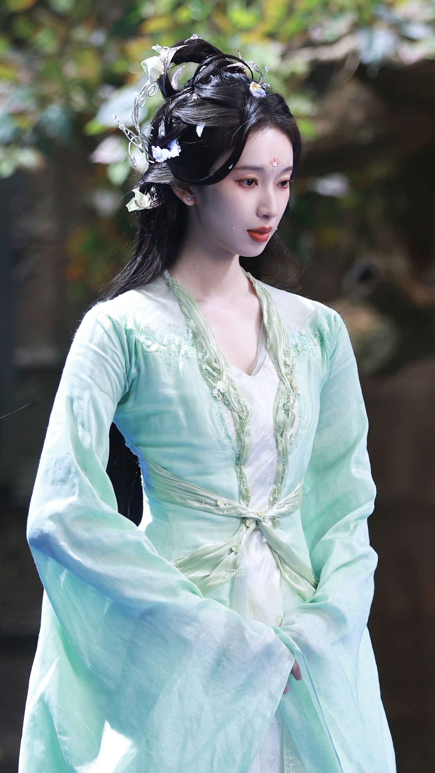 Reinventing the Cheongsam:A Short and Sexy Makeover Reinventing the Cheongsam:A Short and Sexy Makeover