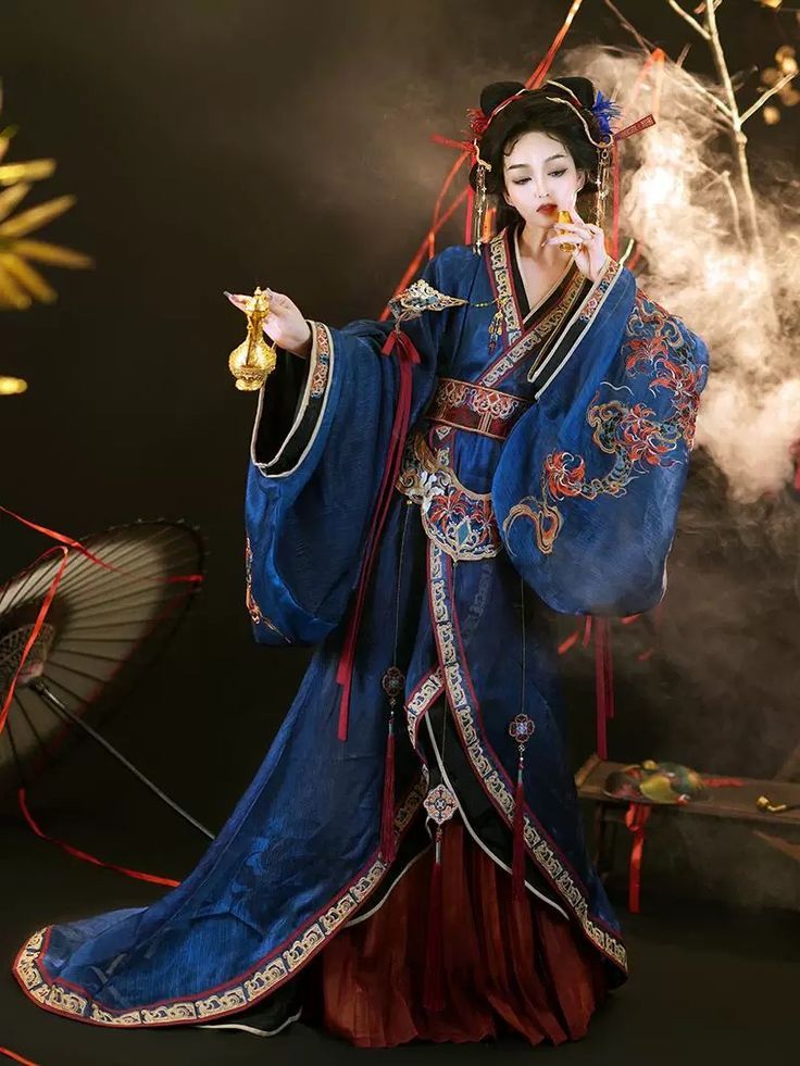 The Cheongsam Skirt:A Girls Traditional Beauty The Cheongsam Skirt:A Girls Traditional Beauty