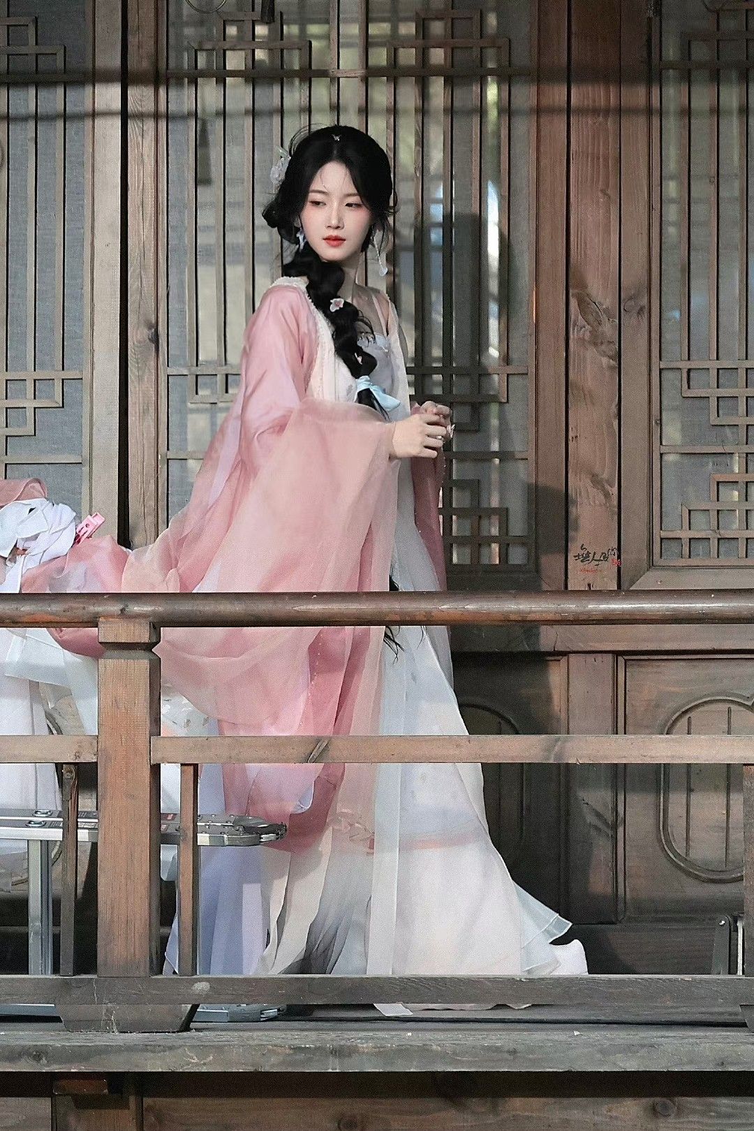 Embracing the New-Age Cheongsam with Modern-Chinese Style Bags Embracing the New-Age Cheongsam with Modern-Chinese Style Bags