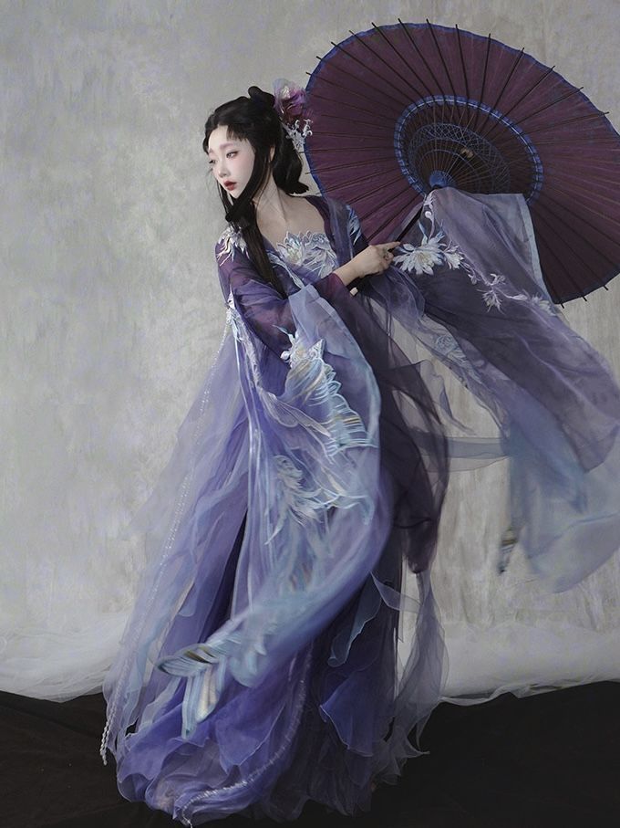 The Splendid Journey of Su Taner:The Modern Hanfu Style as a赘婿 Icon The Splendid Journey of Su Taner:The Modern Hanfu Style as a赘婿 Icon