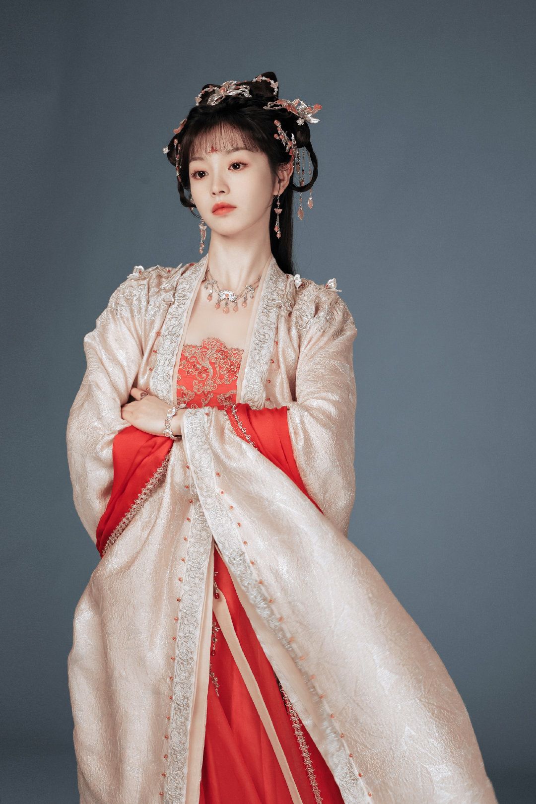Traditional Chinese-Style Womens Tang Suit with Half-Sleeve Traditional Chinese-Style Womens Tang Suit with Half-Sleeve