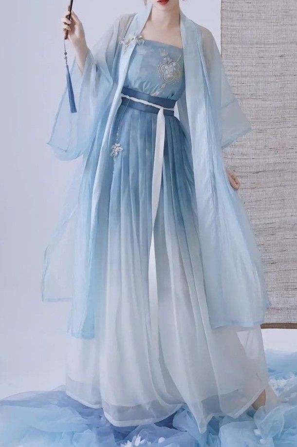The Splendor of Hanfu:The Red Charm of the Yinuo