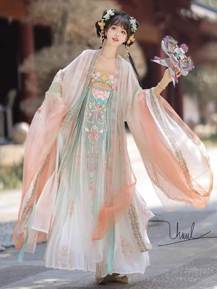 Authentic Qiongian Rucheng Skirt Hanfu Costume:A Complete Set