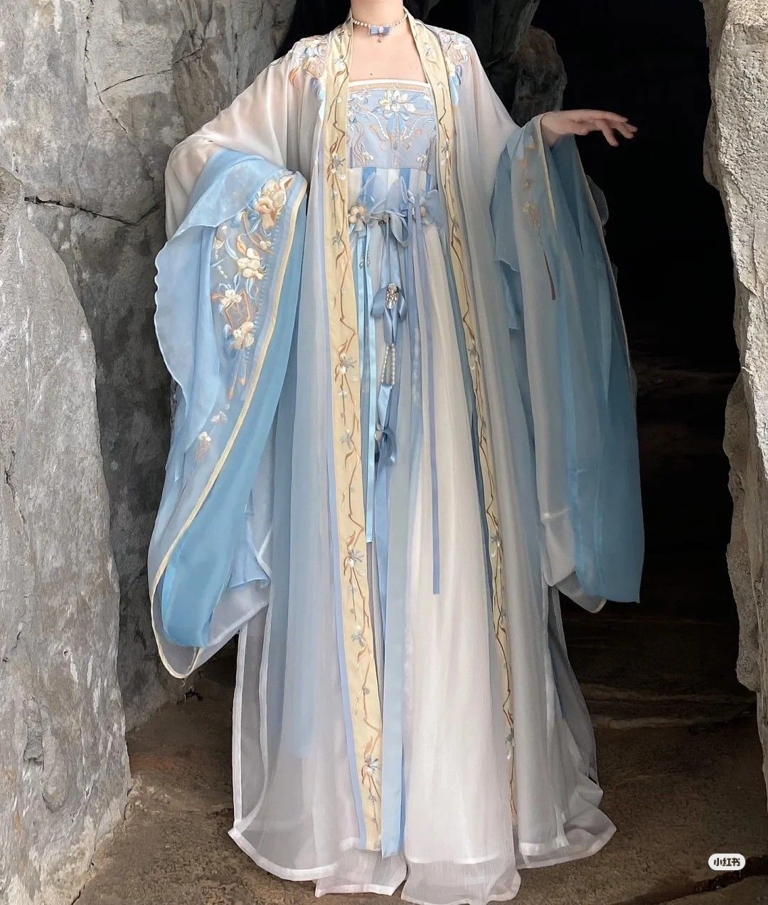 Pre-Sale of Traditional Hanfu Clothing:A Glimpse into the Splendid World of Chinese Heritage Pre-Sale of Traditional Hanfu Clothing:A Glimpse into the Splendid World of Chinese Heritage