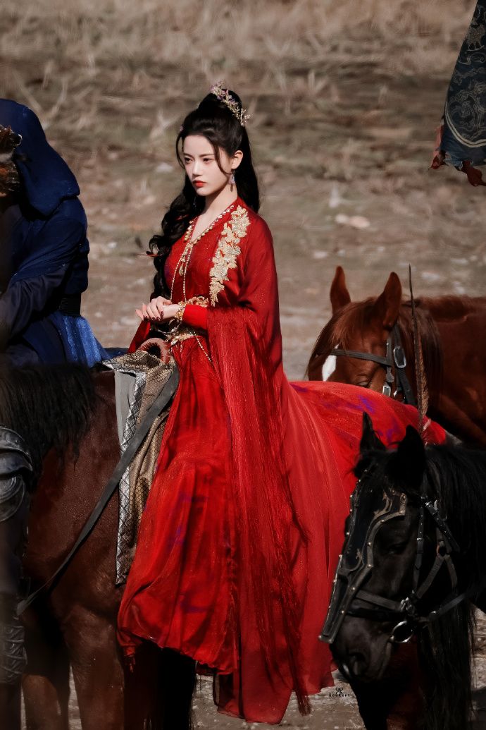 Neo-Chinese Hanfu Fashion for Little Girls:Embracing Traditional Elegance in Modern Apparel