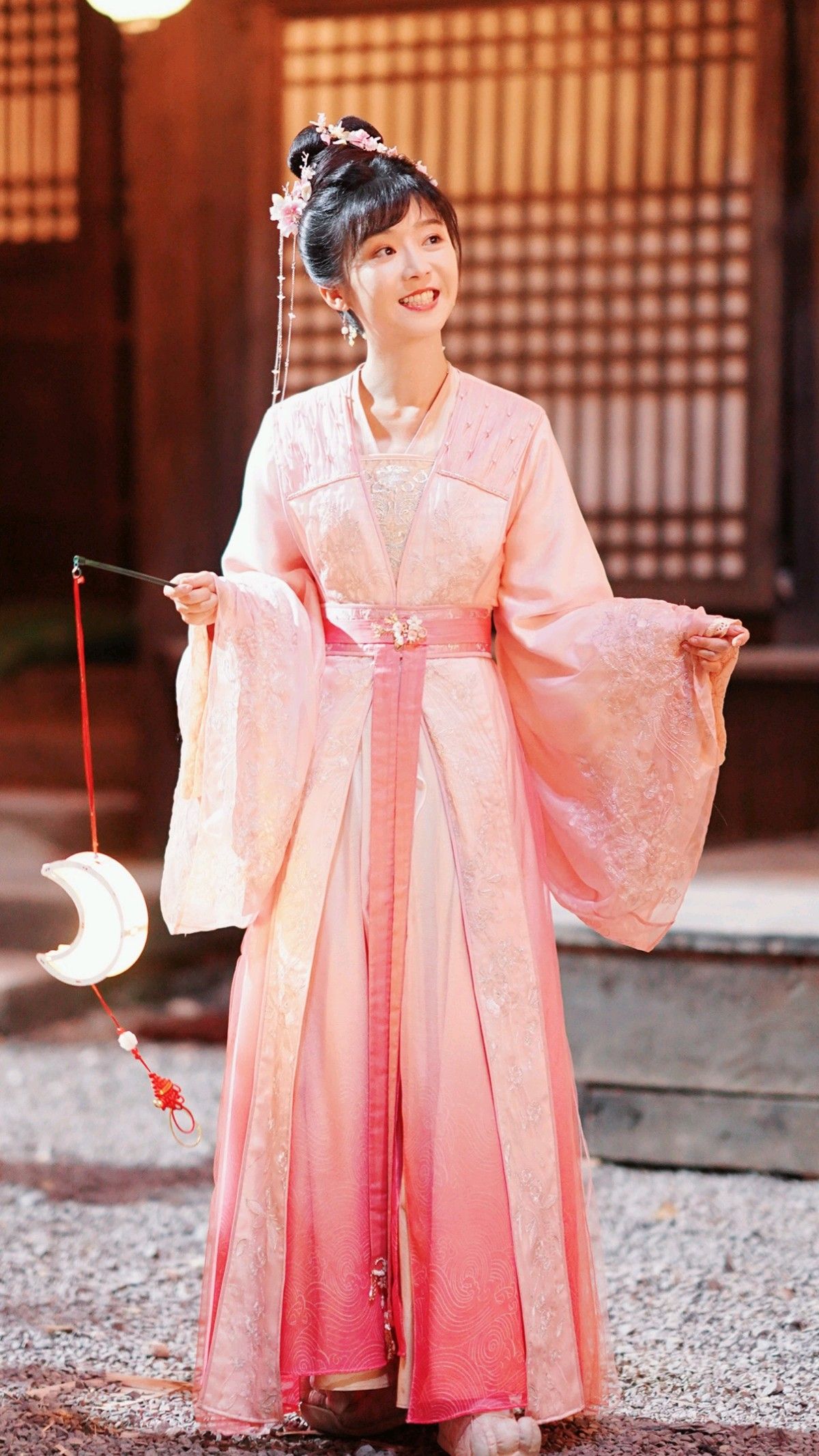 The Splendor of Chu Qiao Zhuan:Yuan Chuns Hanfu Fashion in Detail