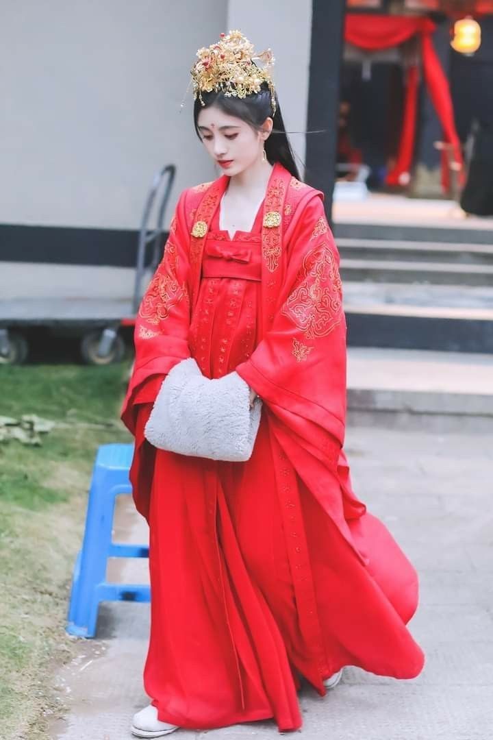 The Complete Guide to Traditional Chinese Wedding Gowns:The Splendor of Hanfu The Complete Guide to Traditional Chinese Wedding Gowns:The Splendor of Hanfu