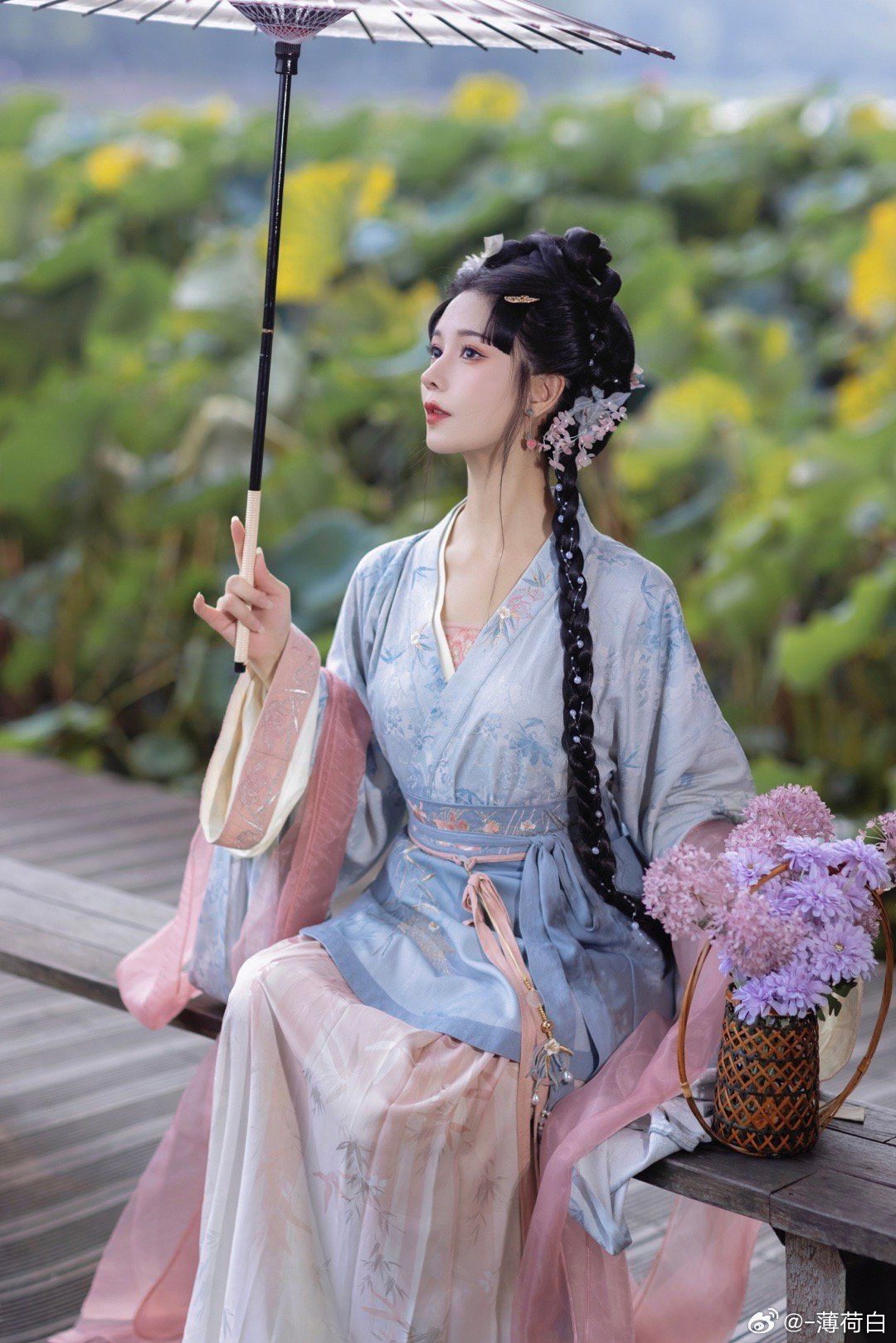 Acetate Cheongsam:The Allure of Silk