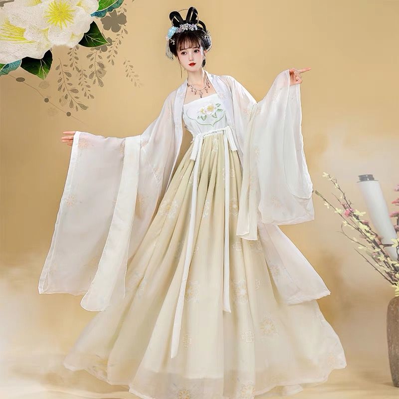 Embracing the New Sino-Modern Style:Mini-Size Cheongsam Skirts