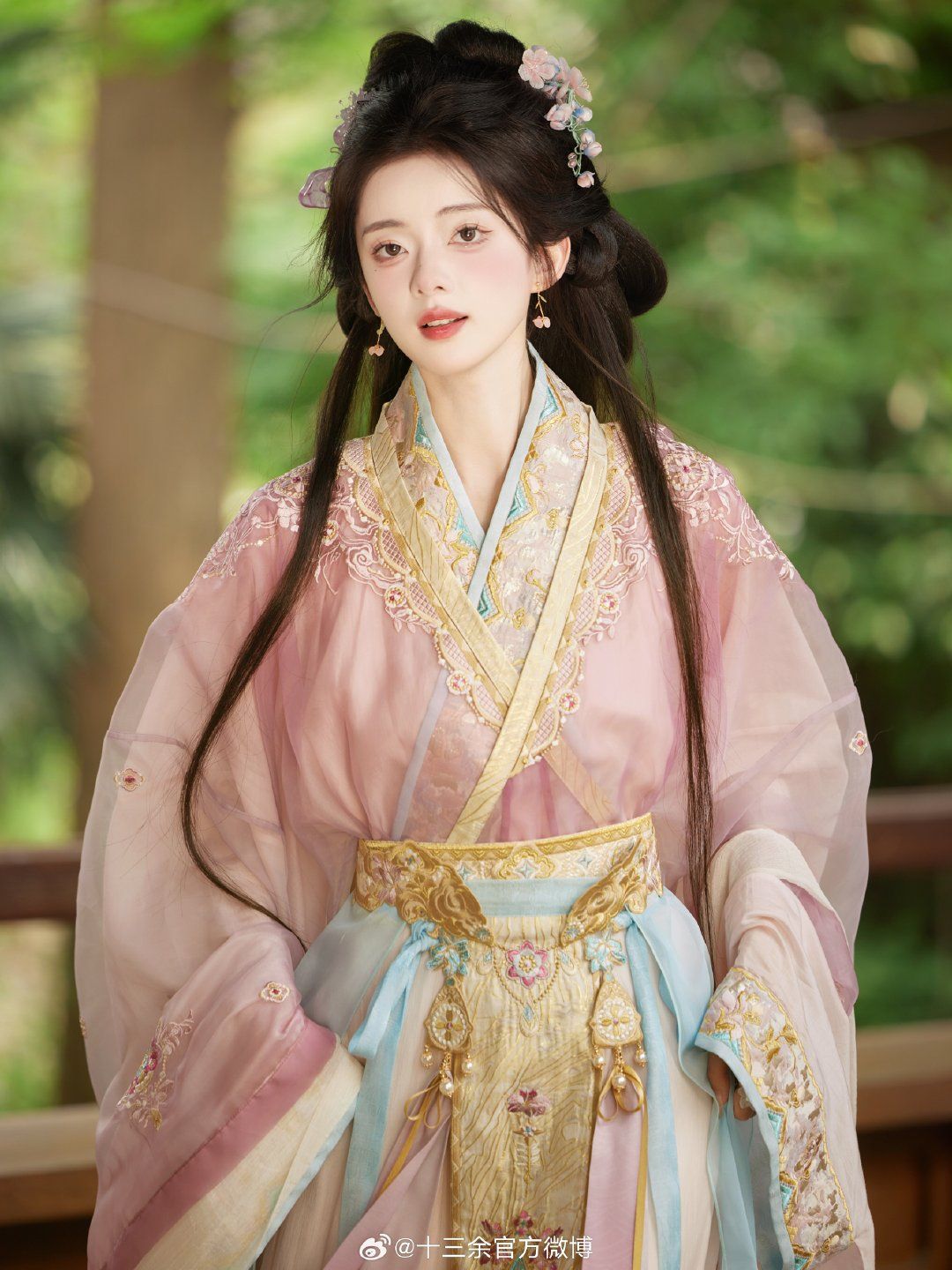 Elegant Little Girls in Traditional Chinese Hanfu Fashion Elegant Little Girls in Traditional Chinese Hanfu Fashion