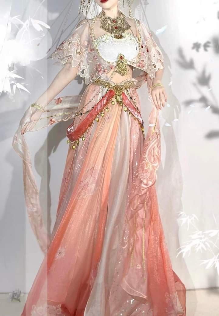 Traditional Chinese Elegance:Modern Tangzhuang Hanfu Fashion for Young Women Traditional Chinese Elegance:Modern Tangzhuang Hanfu Fashion for Young Women
