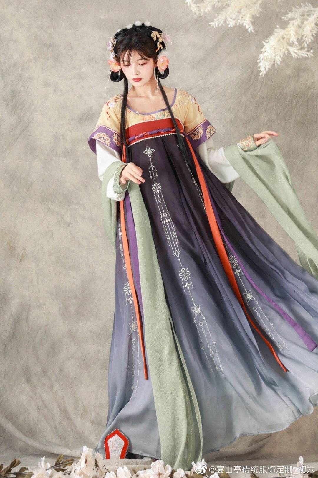 Girls Cheongsam with Loose-fit Pants Set A Fashionable and Comfortable Choice Girls Cheongsam with Loose-fit Pants Set A Fashionable and Comfortable Choice