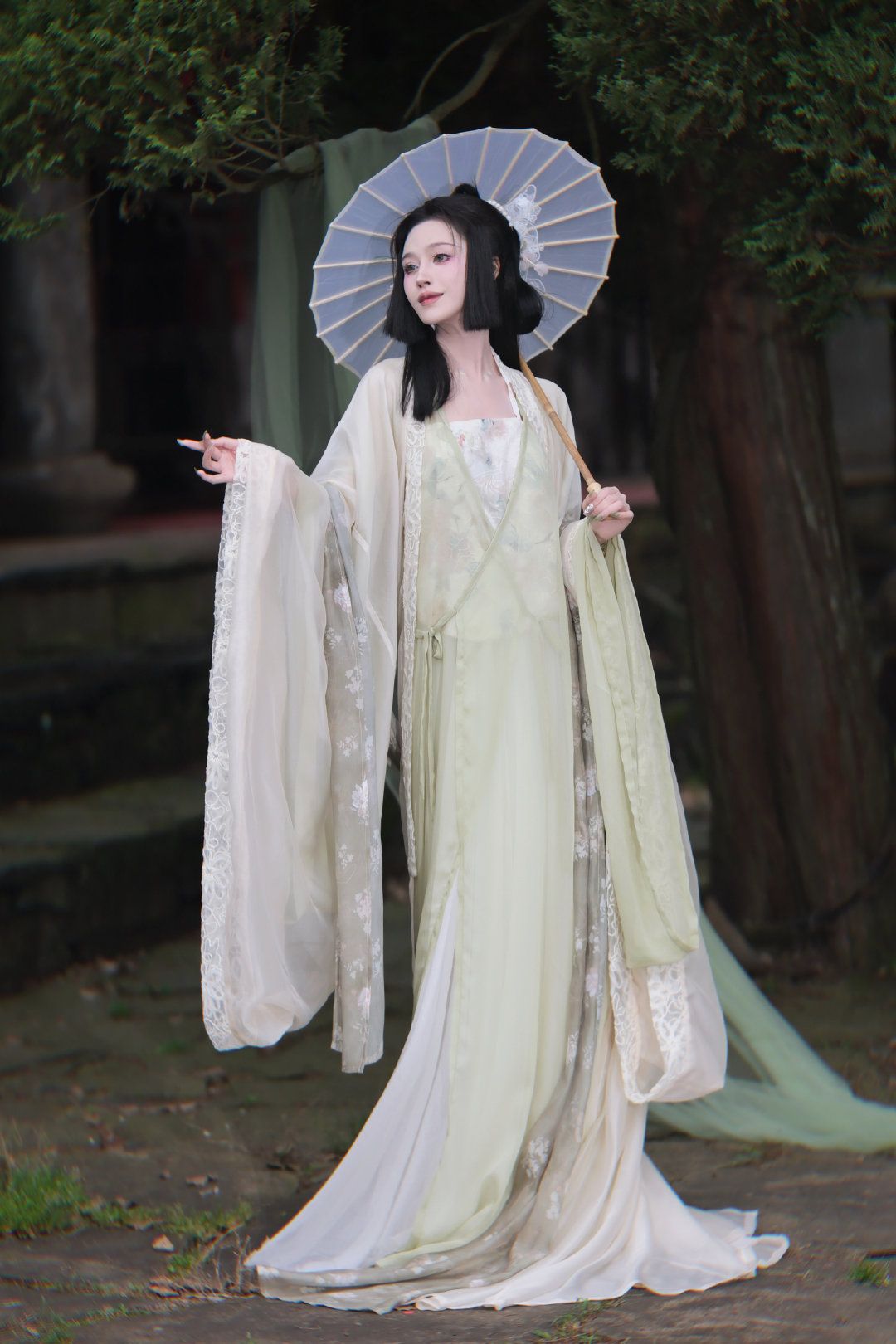 Exploring the Charm of Oversized Hanfu in Ming Style Exploring the Charm of Oversized Hanfu in Ming Style