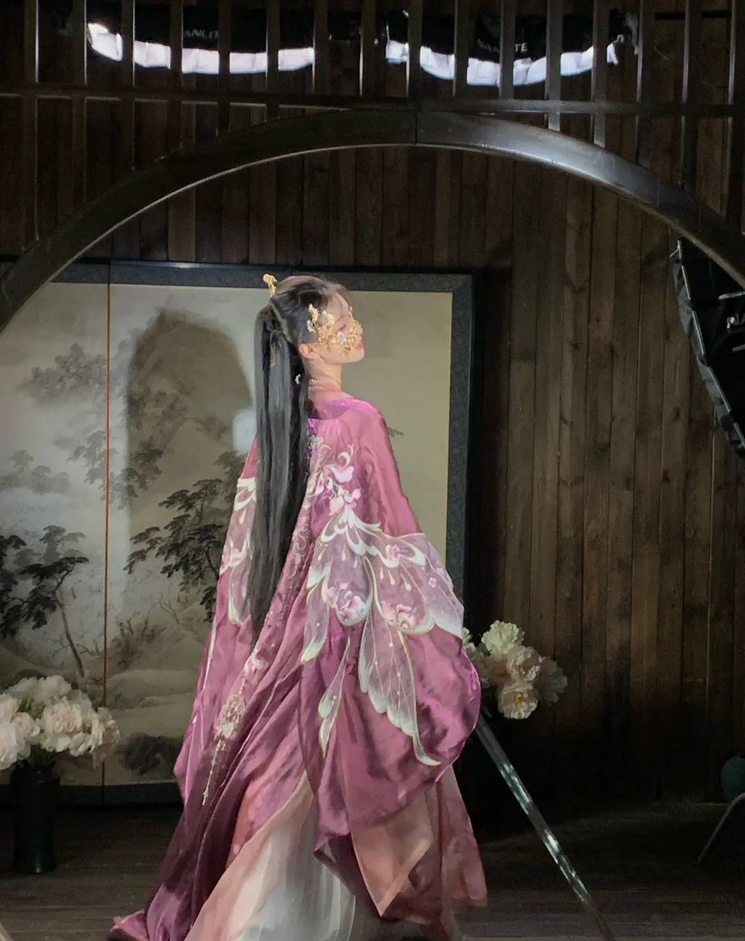 Ethereal Beauty in Traditional Chinese Attire:My Besties Enchanting Journey into Hanfu Fashion Ethereal Beauty in Traditional Chinese Attire:My Besties Enchanting Journey into Hanfu Fashion