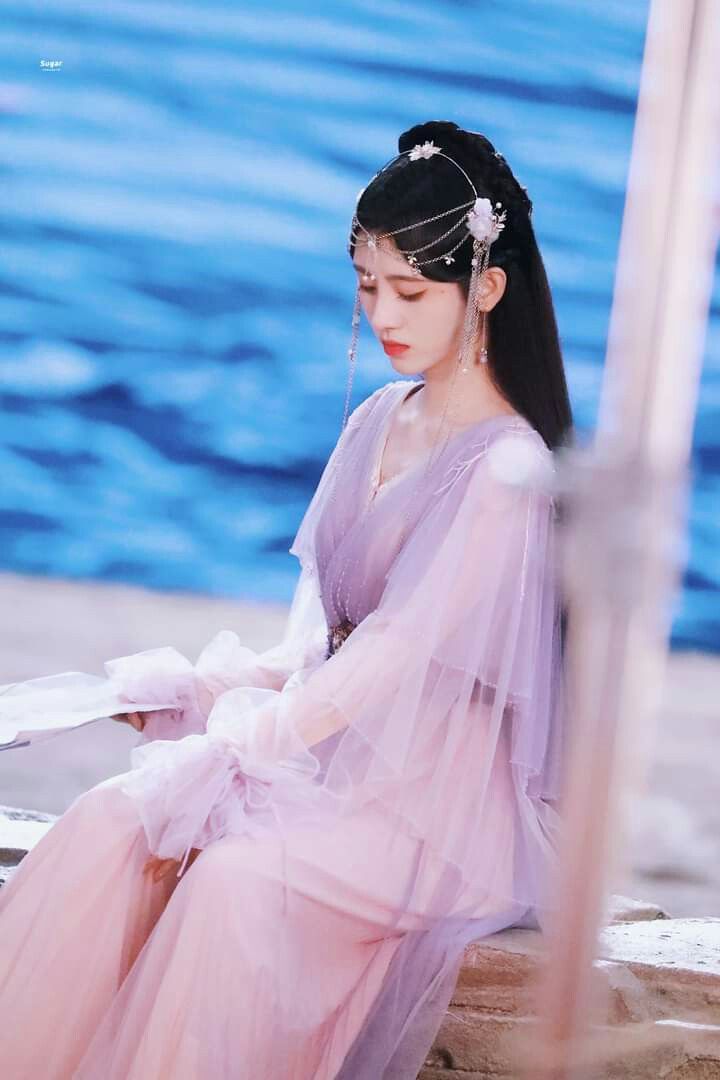 Mary Jane Shoes and the Qipao:A Blend of Traditional Elegance and Modern Charm Mary Jane Shoes and the Qipao:A Blend of Traditional Elegance and Modern Charm