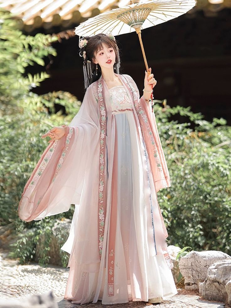 The Long Cheongsam of Warlords:A Glimpse into the Military Uniform of Chinas Past The Long Cheongsam of Warlords:A Glimpse into the Military Uniform of Chinas Past