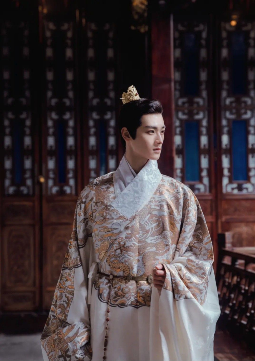 The Serene Joy of Song-Era Hanfu:A Journey into the Essence of Qinghuan
