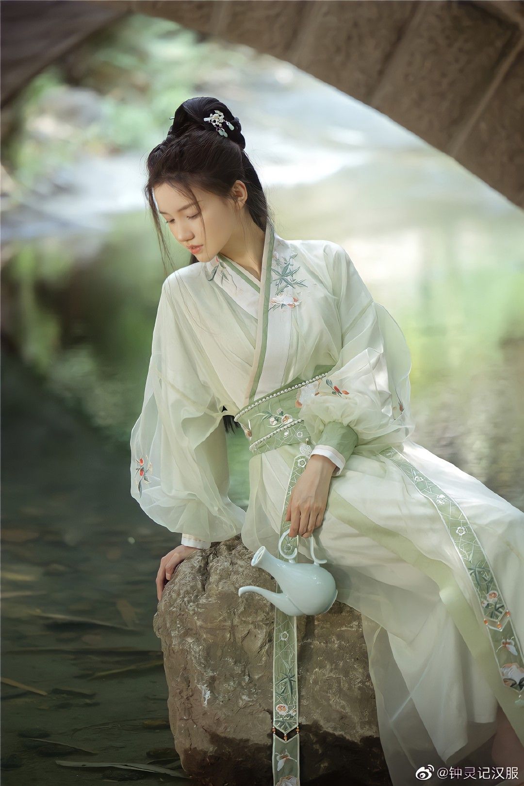 Adult Womens Hanfu Fashion for Autumn Winter:Embracing the Traditional Elegance Adult Womens Hanfu Fashion for Autumn Winter:Embracing the Traditional Elegance