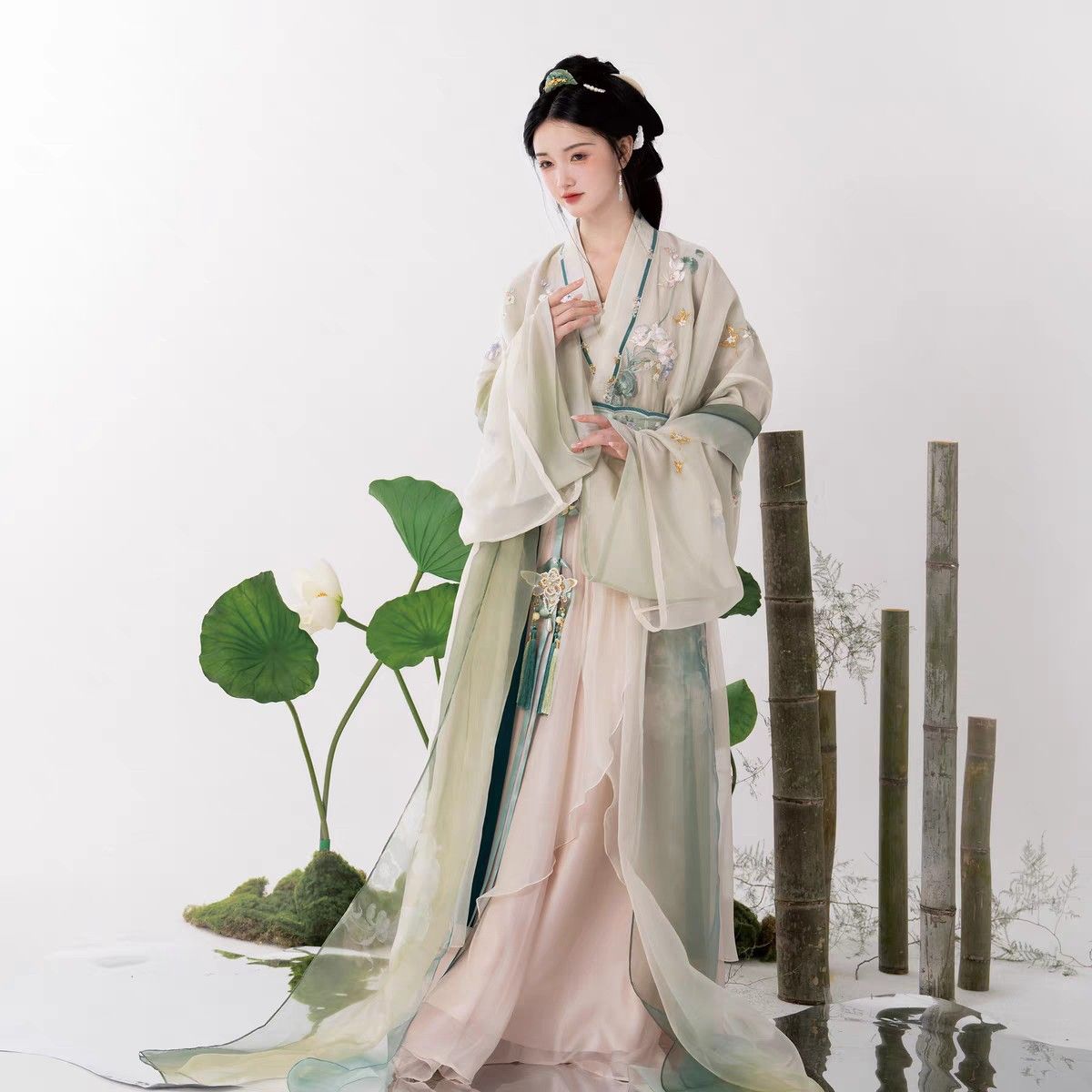 Summer Style of Traditional Hanfu Shoes:A Glimpse into Ancient Chinese Footwear Summer Style of Traditional Hanfu Shoes:A Glimpse into Ancient Chinese Footwear