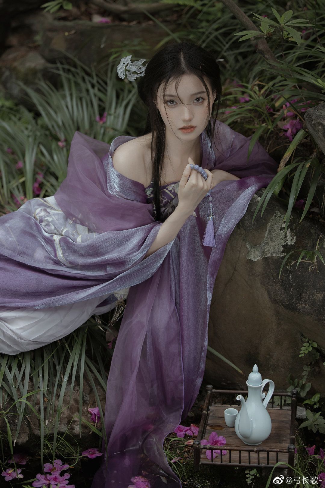Winter Qipao:The Art of Under-Layer Skirt Winter Qipao:The Art of Under-Layer Skirt