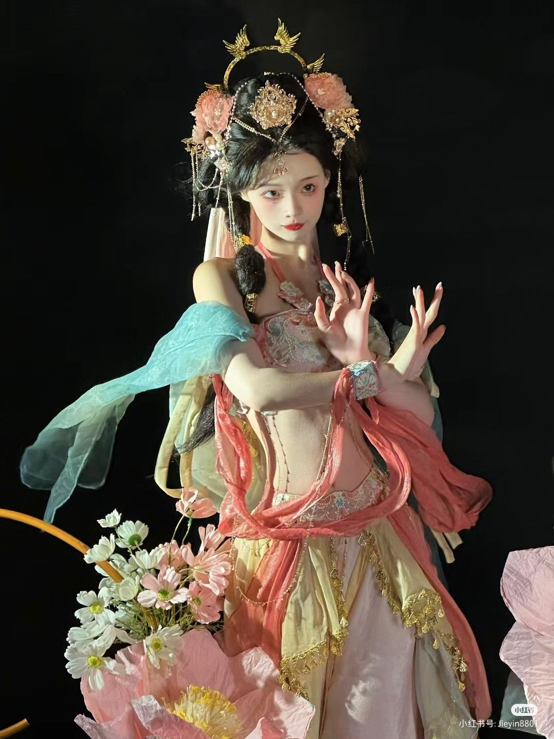 The Grand Wedding Ceremony of the Empress in Imperial Hanfu Costume The Grand Wedding Ceremony of the Empress in Imperial Hanfu Costume