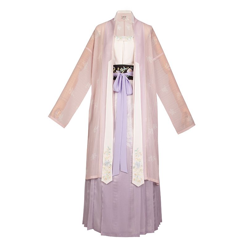 Splendid Splendor:The High-End Cheongsam of Spring and Autumn Splendid Splendor:The High-End Cheongsam of Spring and Autumn