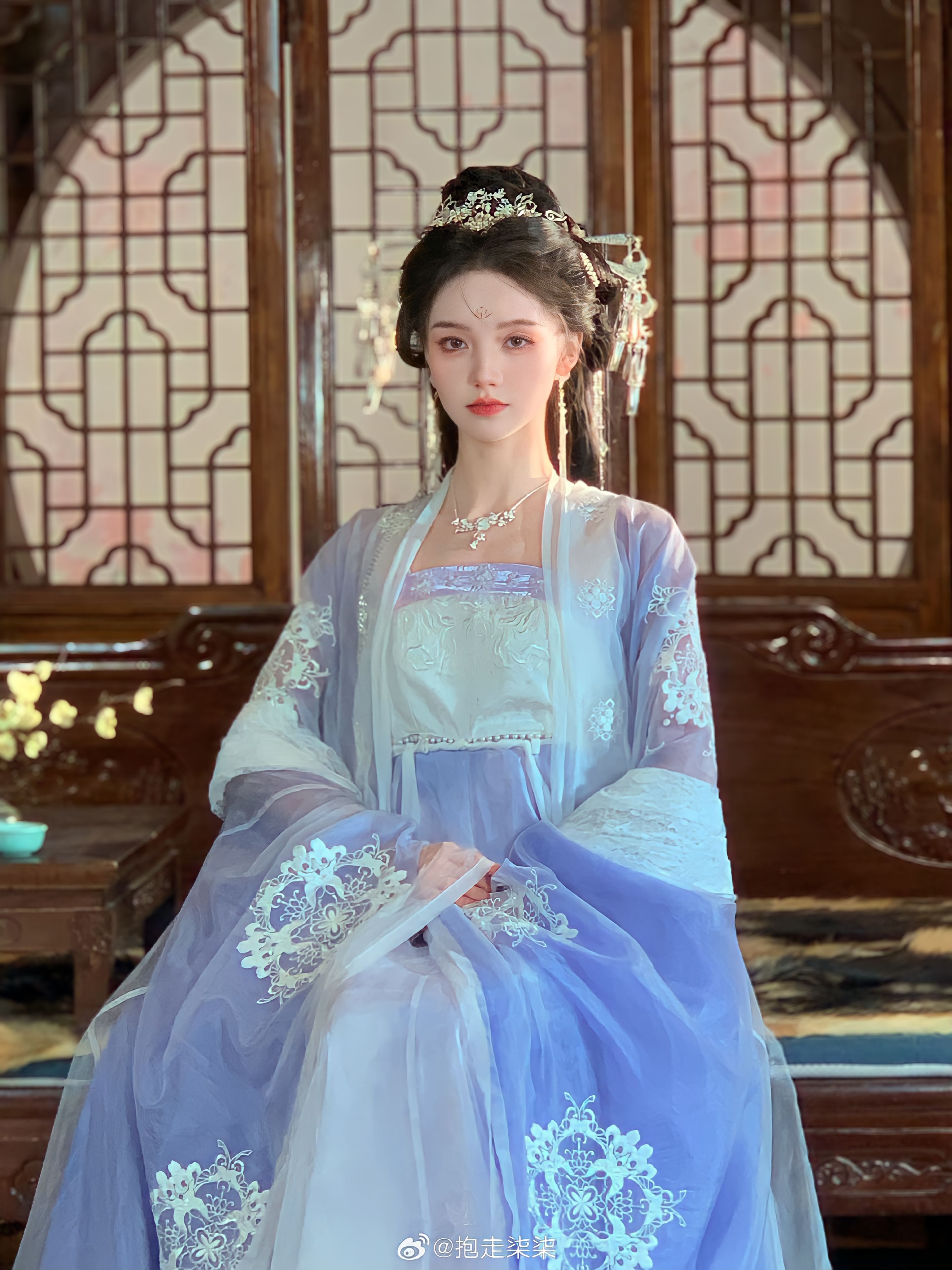 Winter Hanfu Rental:A Guide to Traditional Chinese Attire