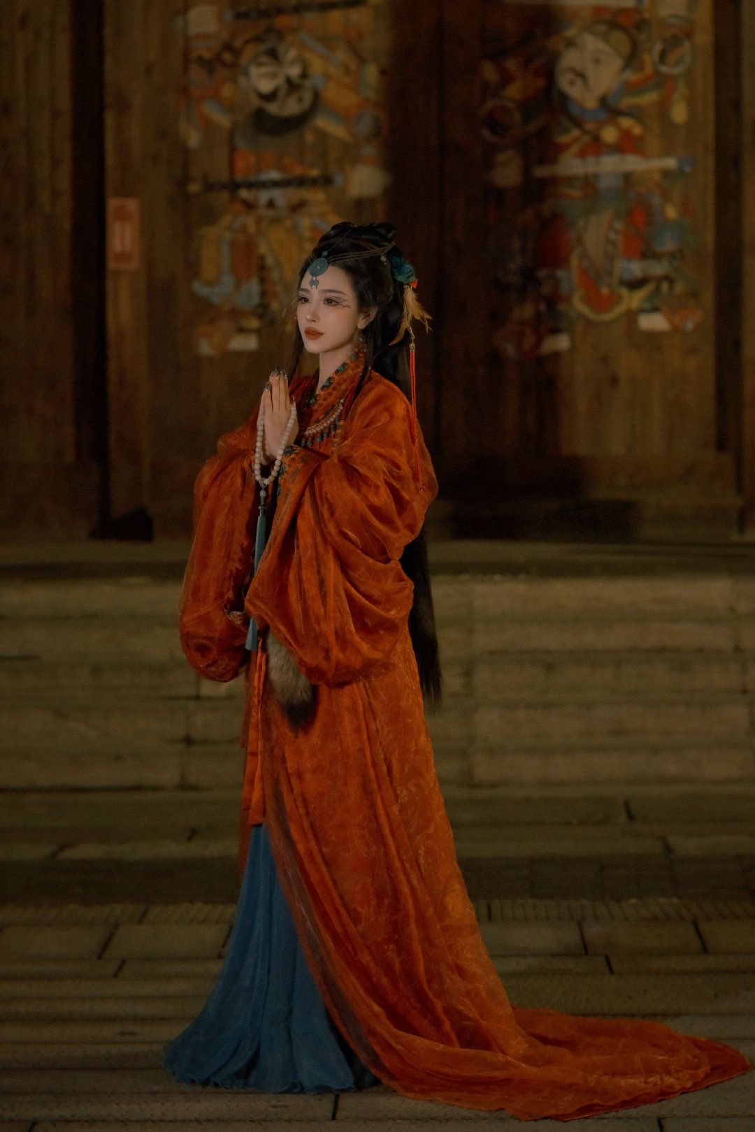 Exploring the Rise of Plus-Size Hanfu in Jin-Style Fashion