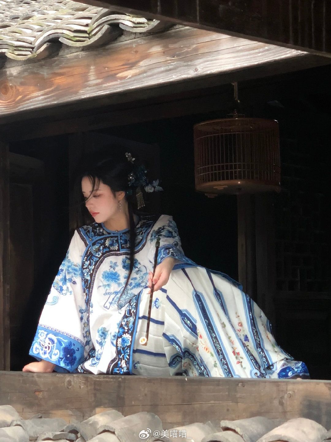 The Evolution of Hanfu Hair Bands and Accessories