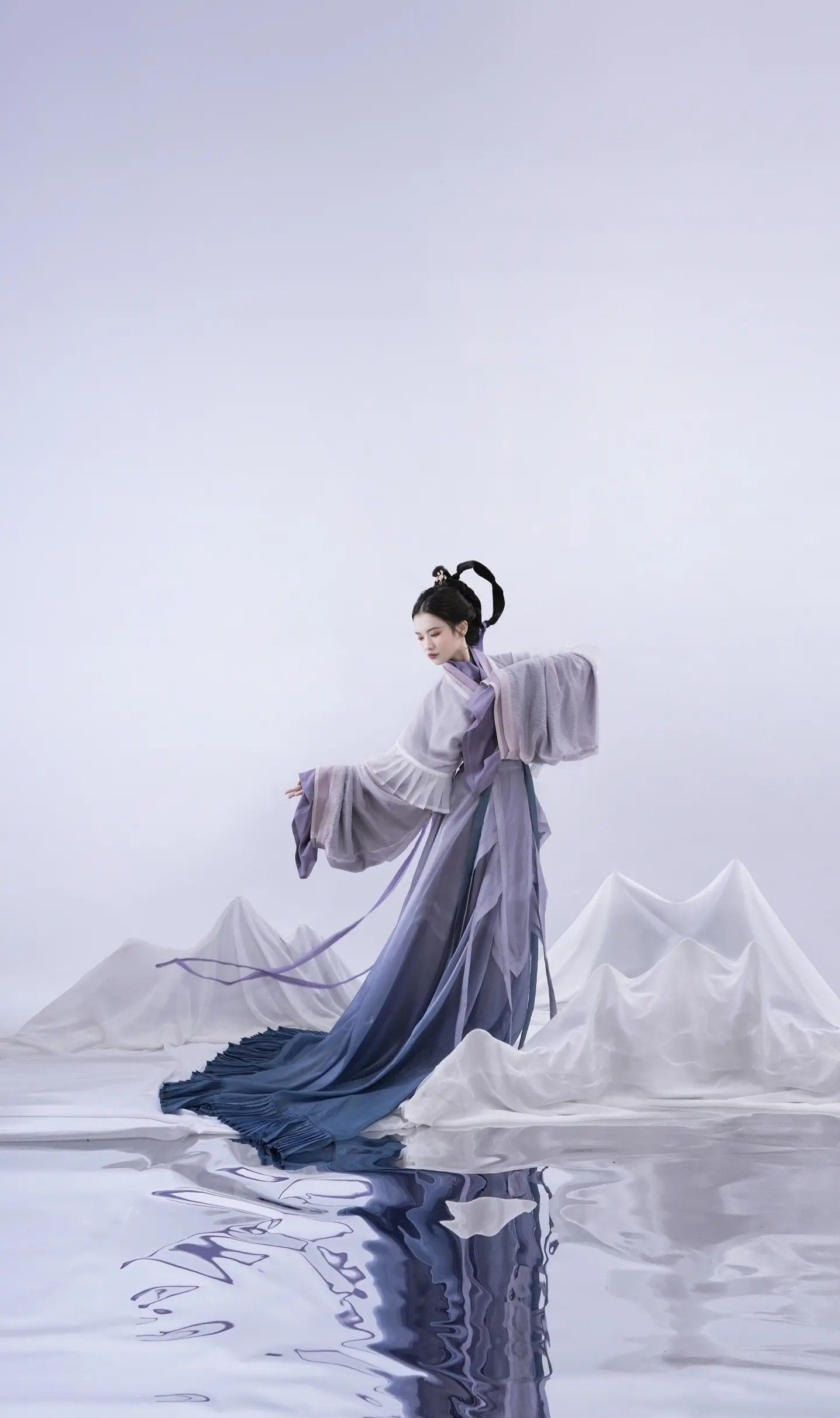 Little Chinese Elegance:The Rise of Girls Cheongsam in Modern Times Little Chinese Elegance:The Rise of Girls Cheongsam in Modern Times