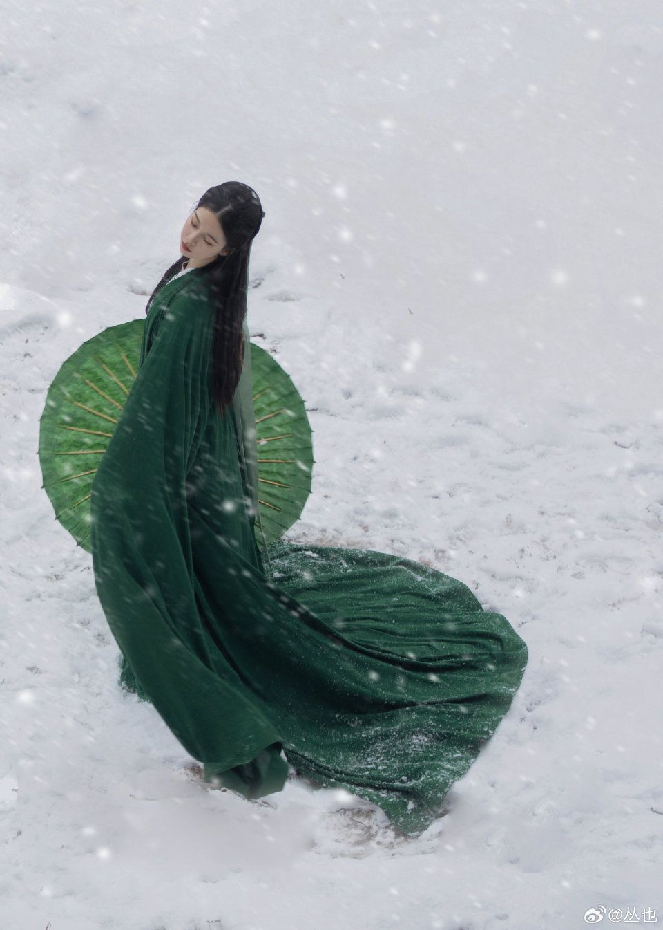 Summer 2023:The New Wave of Lightweight Cheongsam Summer 2023:The New Wave of Lightweight Cheongsam
