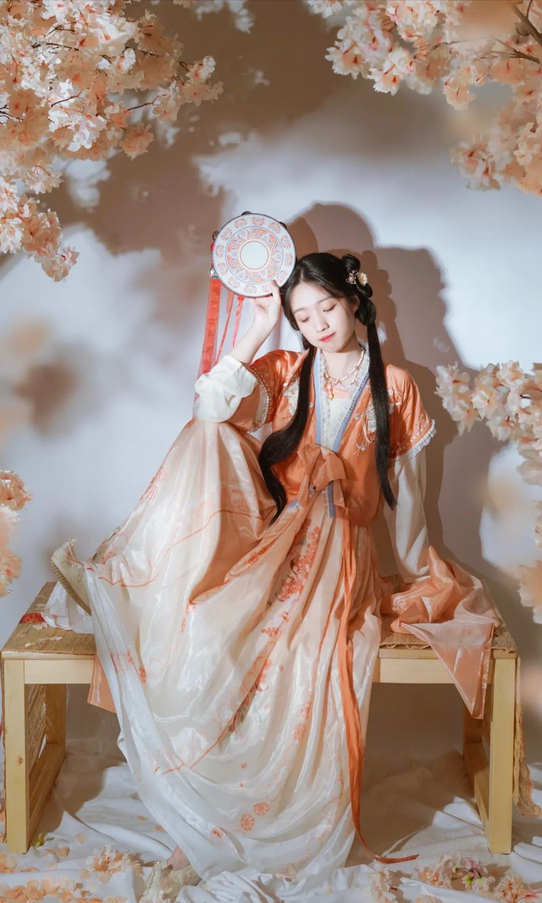 The 24-Hour Hanfu Fashion:Exploring Traditional Chinese Elegance Through Time The 24-Hour Hanfu Fashion:Exploring Traditional Chinese Elegance Through Time