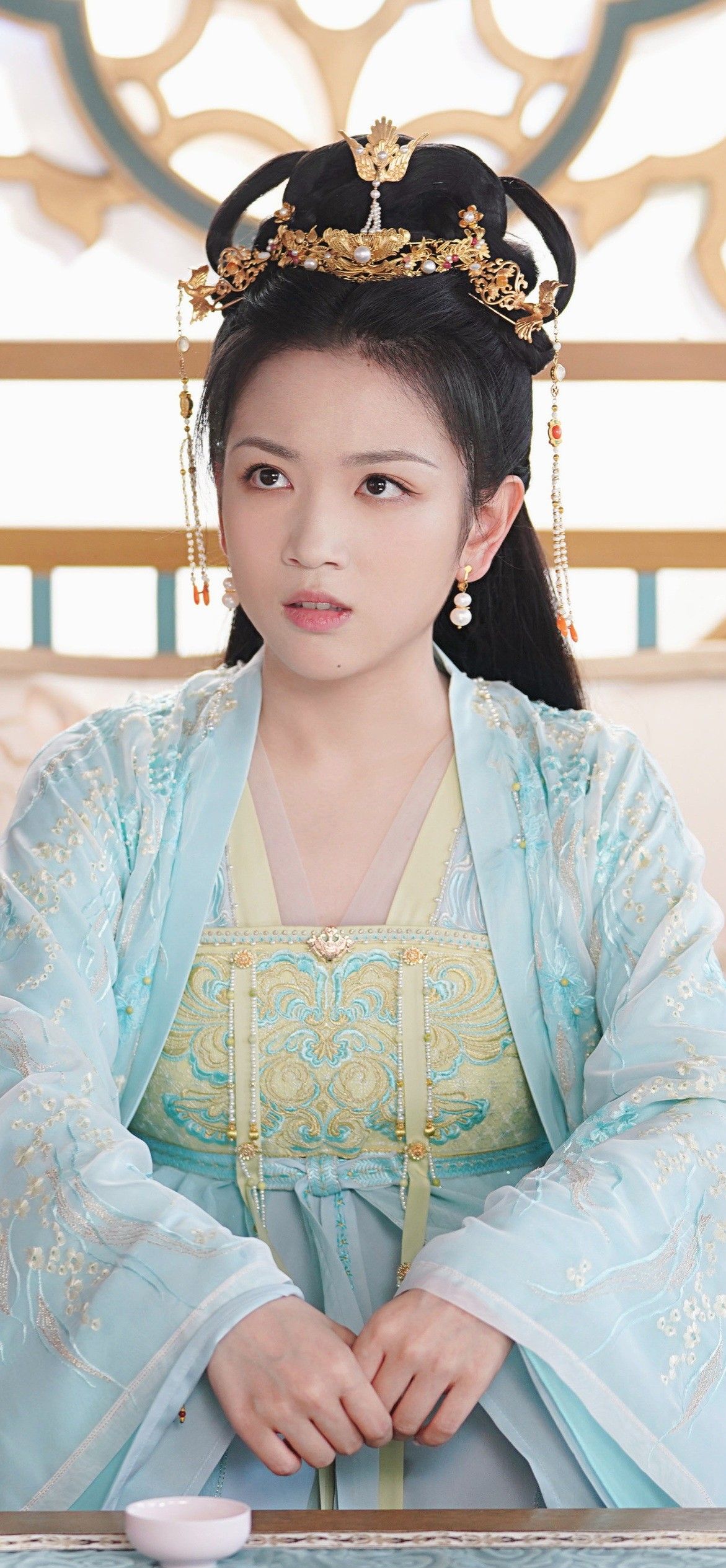 Embracing the New Sino-Modern Style:The Charm of Black Mini-Size Cheongsam Embracing the New Sino-Modern Style:The Charm of Black Mini-Size Cheongsam