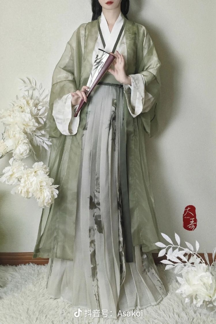 The Importance of Shoe Width for Cheongsam Fashion:A Guide to Finding the Perfect Fit The Importance of Shoe Width for Cheongsam Fashion:A Guide to Finding the Perfect Fit