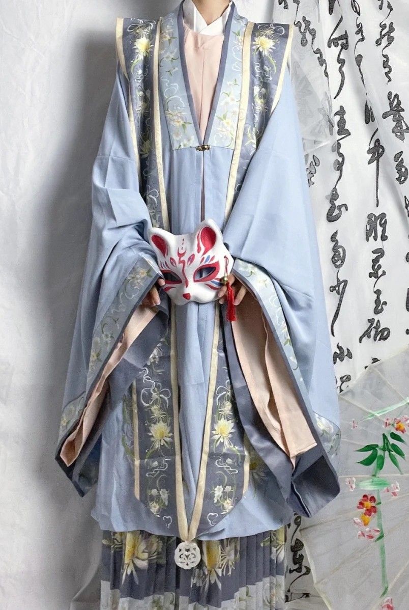 Black Hanfu Cross-Over Bag:A Blend of Traditional Elegance and Modern Convenience