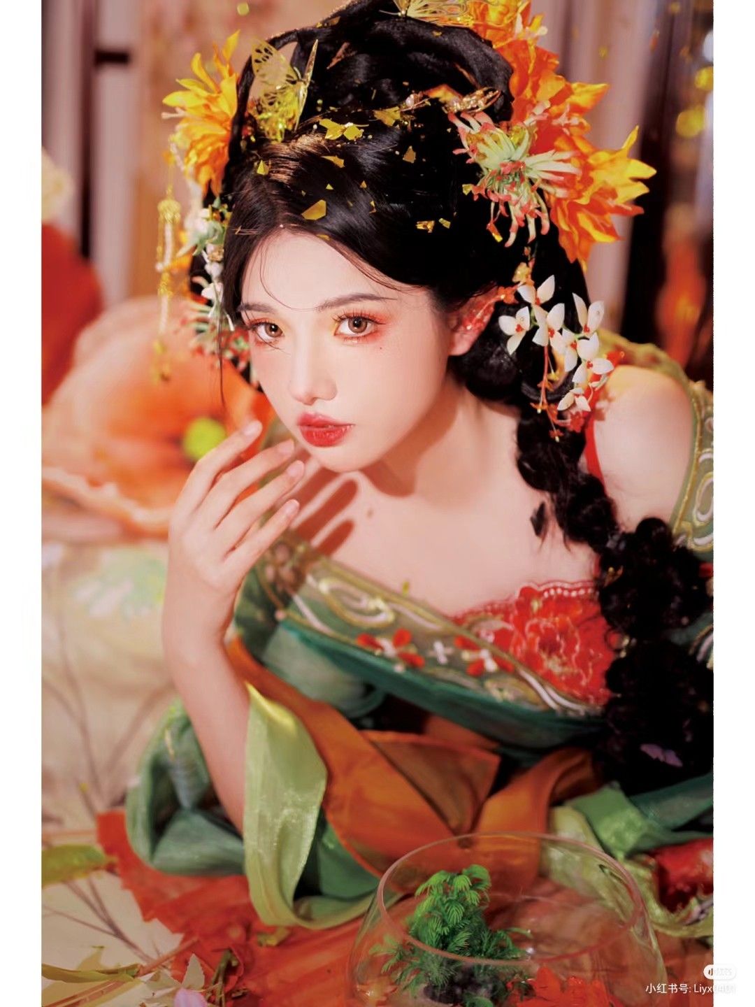 Elegant Yellow Pearl Cheongsam:A Blend of Traditional Beauty and Modern Glamour Elegant Yellow Pearl Cheongsam:A Blend of Traditional Beauty and Modern Glamour