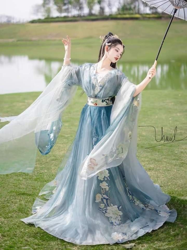 Giant-Size Hanfu for 300-Pound Individuals:A Detailed Exploration Giant-Size Hanfu for 300-Pound Individuals:A Detailed Exploration