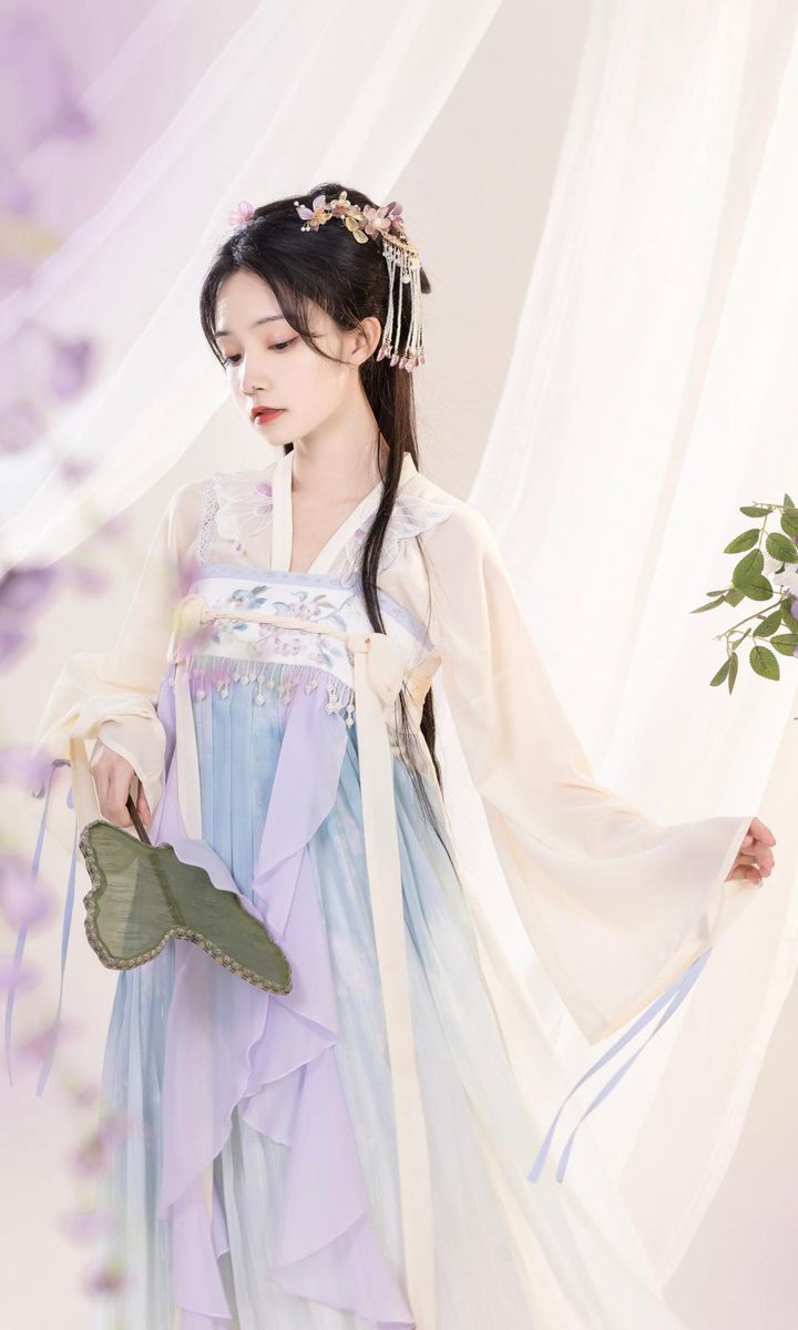 Designing Traditional Hanfu for 30cm-Scale Miniature Dolls