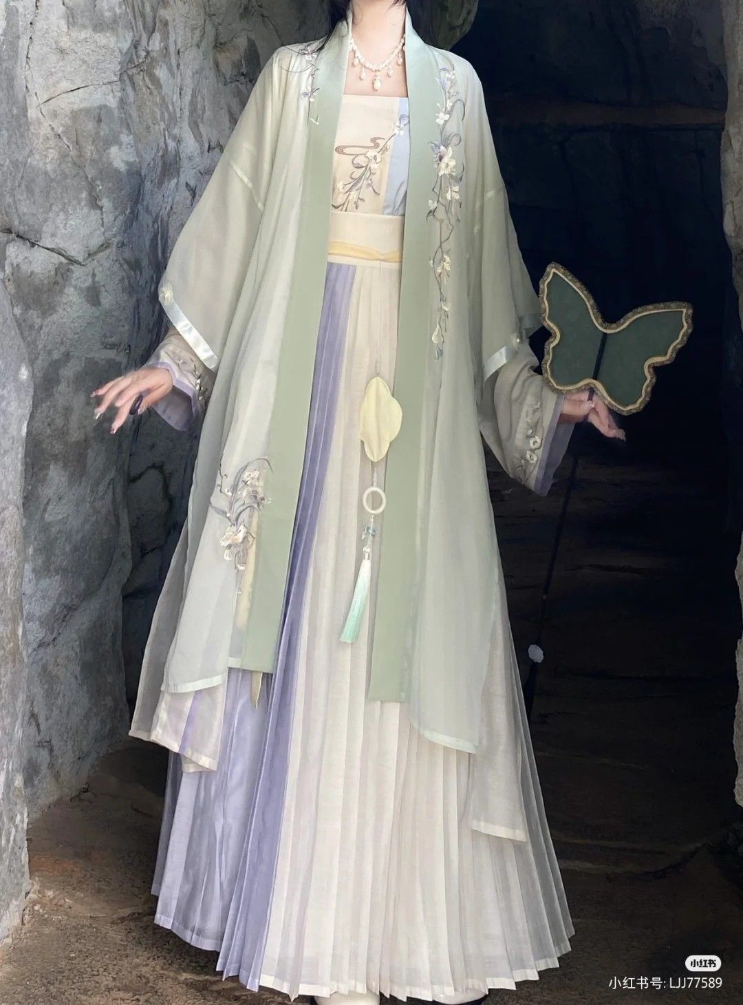 Summer Hanfu at a Cabbage Price:Exploring the World of Affordable Traditional Chinese Fashion Summer Hanfu at a Cabbage Price:Exploring the World of Affordable Traditional Chinese Fashion