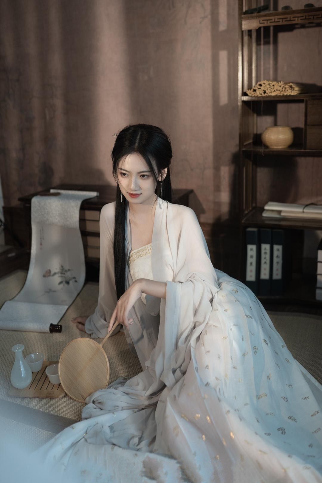 Neo-Ming Style Horseback Skirt:A Traditional Engagement Ceremony in Modern Times