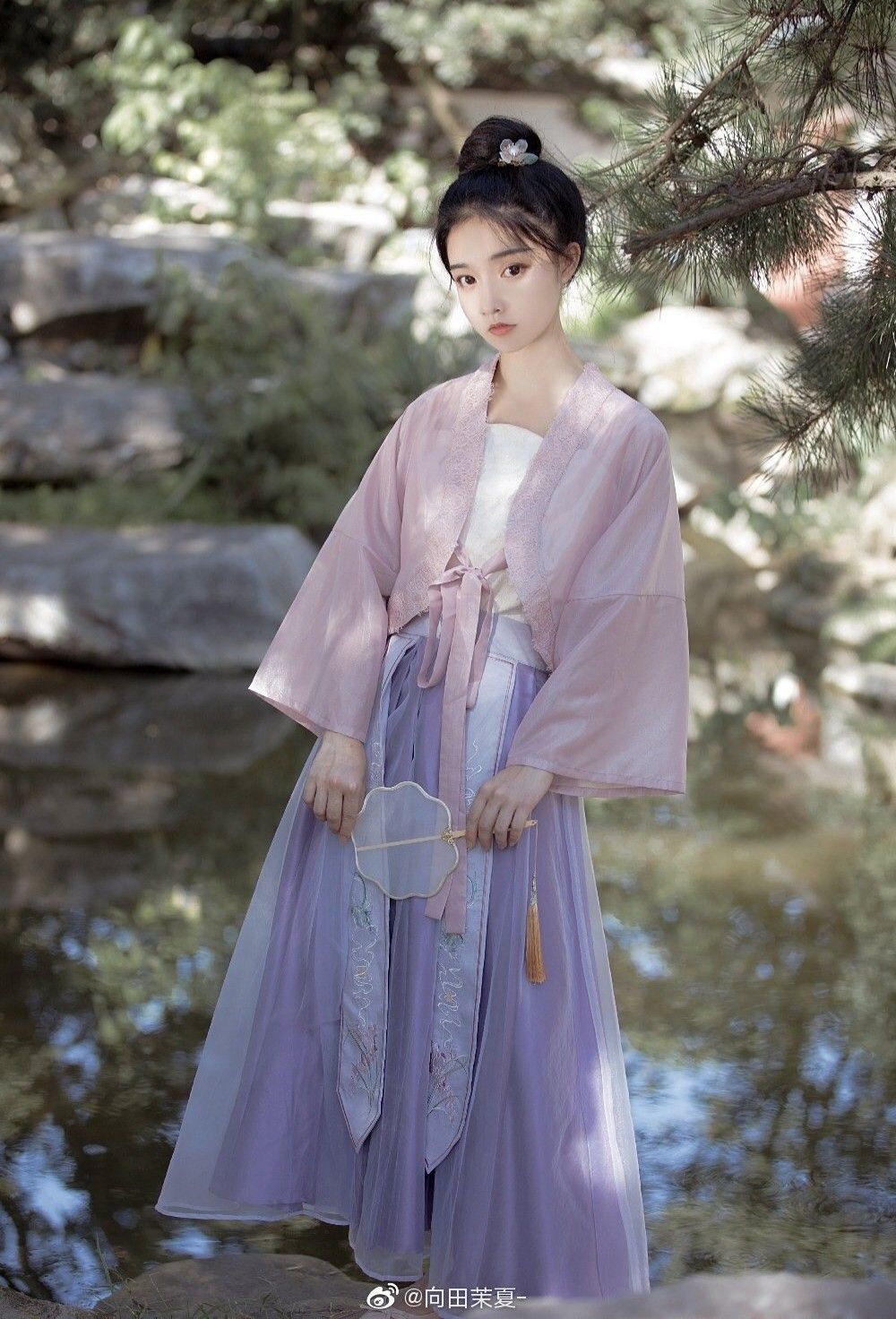 Elegant Cheongsam Suit for Women:A Two-Piece Ensemble