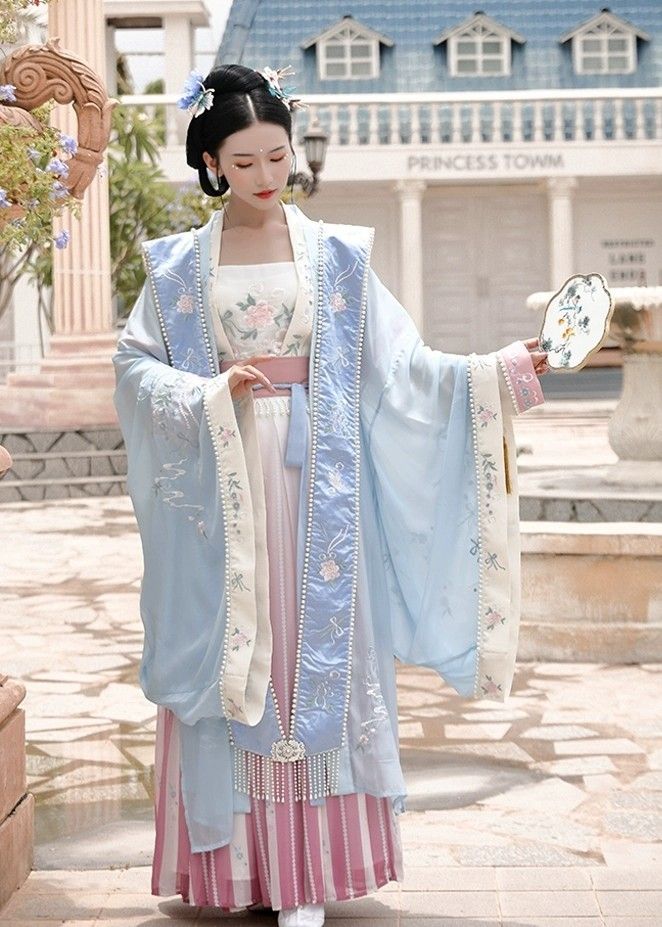The Splendor of Ming-Style Hanfu:A Red Girls Elegant Journey Through Time