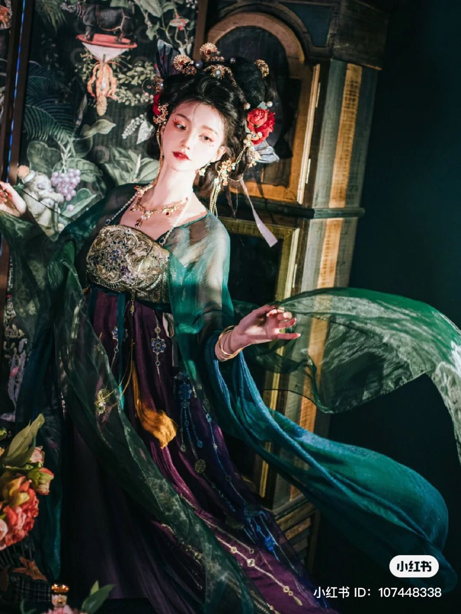Ethereal Beauty of Hanfu Hair Accessories:The Enchanting Crown of Splendid Times