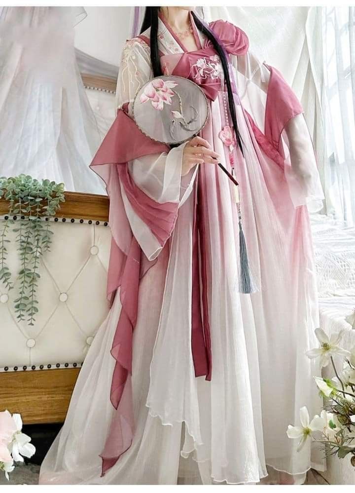 Embracing the Traditional Charm:The Story of Cheongsam Sleepwear and Breast Milk Expression