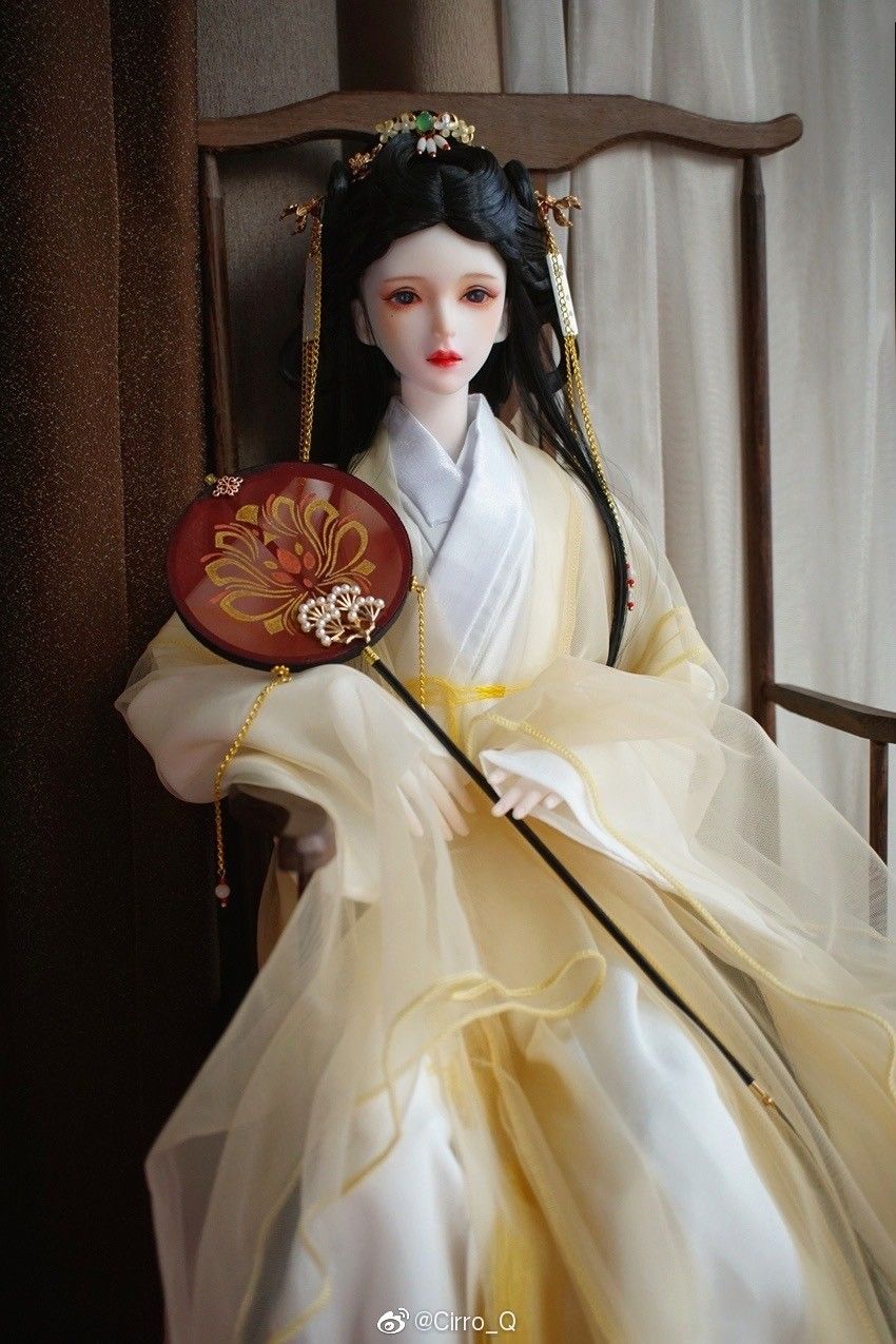 Winter Warmth in Hanfu:A Guide to防寒保暖 for汉服女装 Winter Warmth in Hanfu:A Guide to防寒保暖 for汉服女装